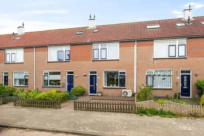 Gezinswoning Julianadorp 3 slaapkamers grote tuin 113m2