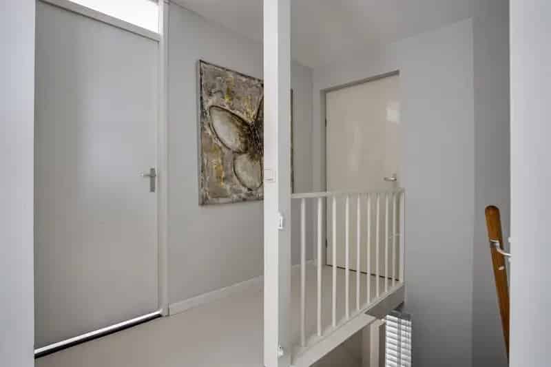 Te Koop Best: Ruime 5 Slaapkamer Tweekapper met Garage en Tuin