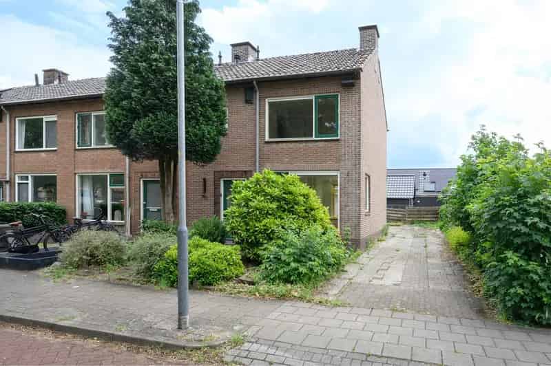 Hoekwoning Eerbeek 3 slaapkamers moderne indeling