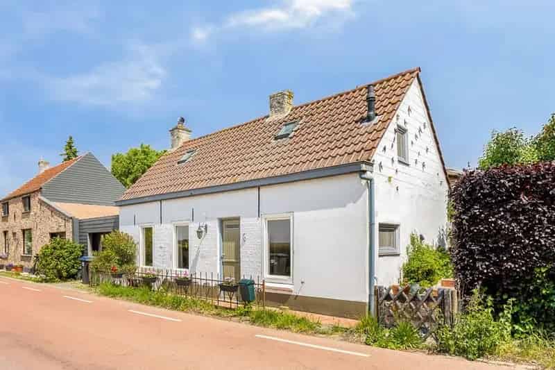 Dijkwoning met Prachtig Uitzicht over Polders