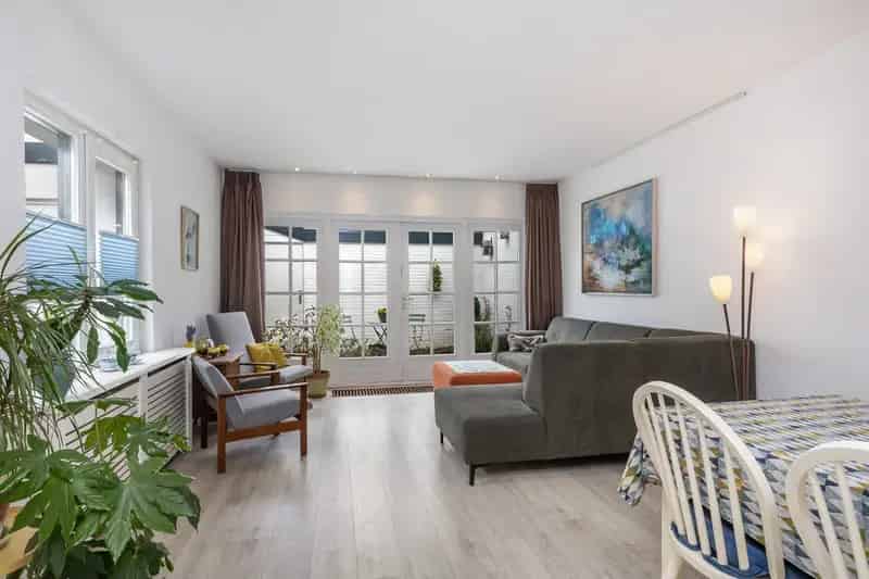 Huis te koop De Bilt Centrum: 2-onder-1-kapwoning met bijgebouw