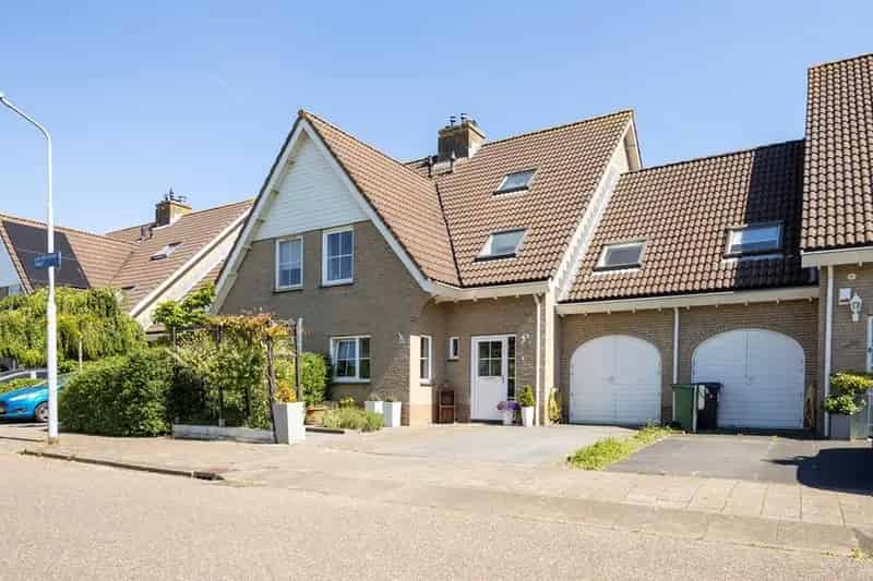 Huis Te Koop , 44, Elisa van Calcarstraat, Hoofddorp, Noord-Holland