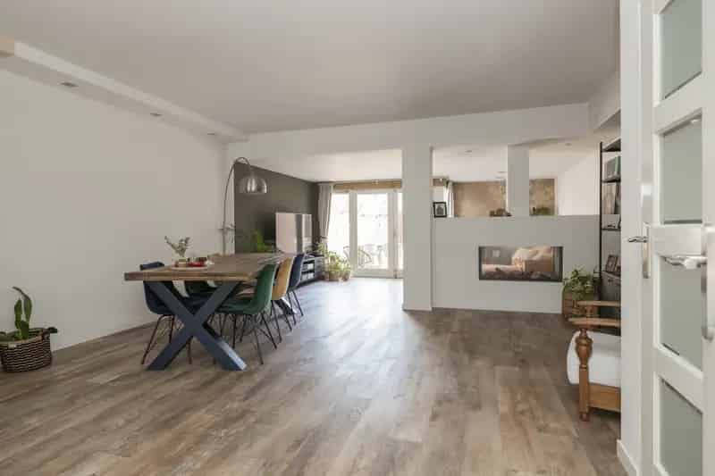 Huis te koop Hillegom: Instapklare woning met 3 slaapkamers en zonnige tuin