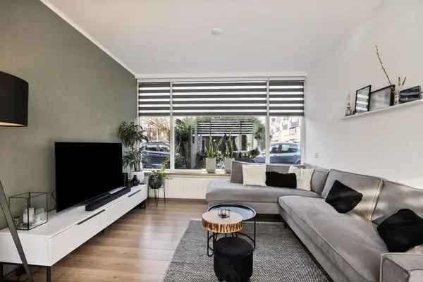 Ruime woning Rubensstraat met serre tuin en moderne badkamer