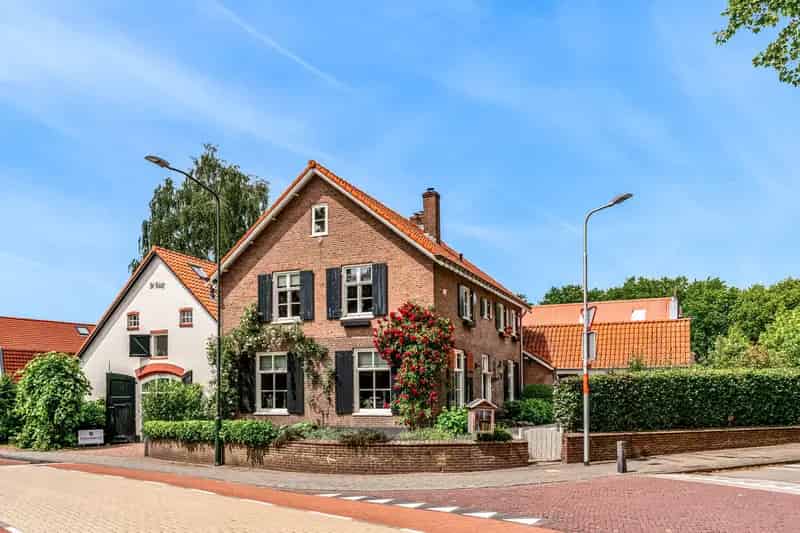 Herenhuis met Aanleunwoning te Koop in Renkum