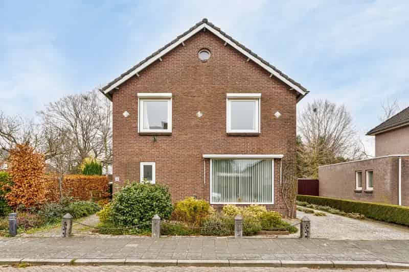 Vrijstaande woning Oud Dommelen 4 slaapkamers garage tuin zonnepanelen