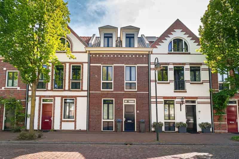 Ruime Stadswoning Bussum 4 Slaapkamers Parkeerplaats Tuin