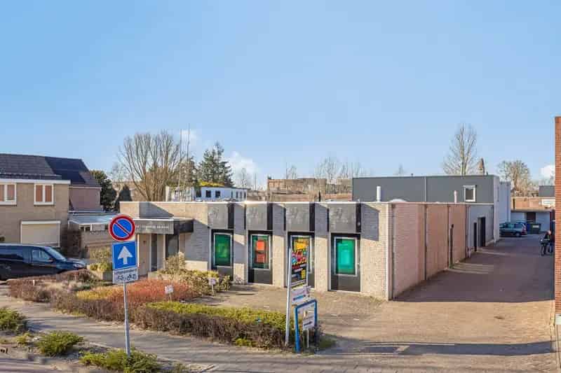Bedrijfshal te koop Waalwijk 718m2 showroom kantoor werkplaats