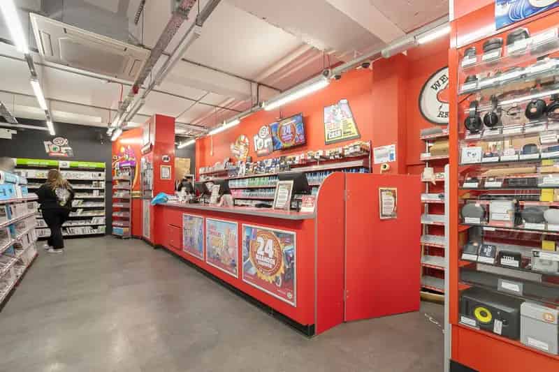 Winkel te Huur Arnhem Jansstraat 194m2