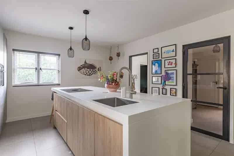 Vrijstaande woning Roosendaal met zwembad en mantelzorgwoning