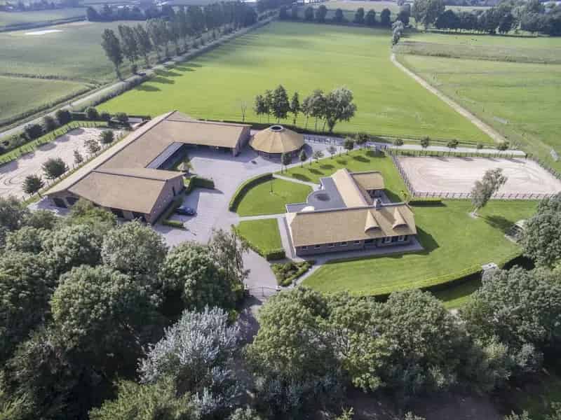 Luxueuze Paardenhouderij Heeswijk Dinther