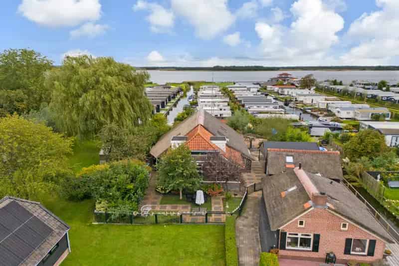 Boerderij Giethoorn met B&B Inkomsten  Venetie van het Noorden