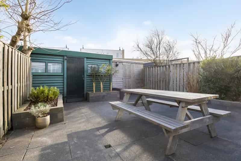Ruime Eindwoning 5 Slaapkamers Vlaardingen Moderne Keuken Tuin