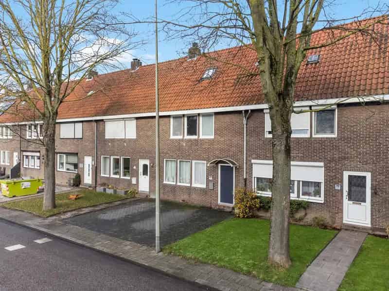 Tussenwoning Landgraaf 4 slaapkamers diepe tuin