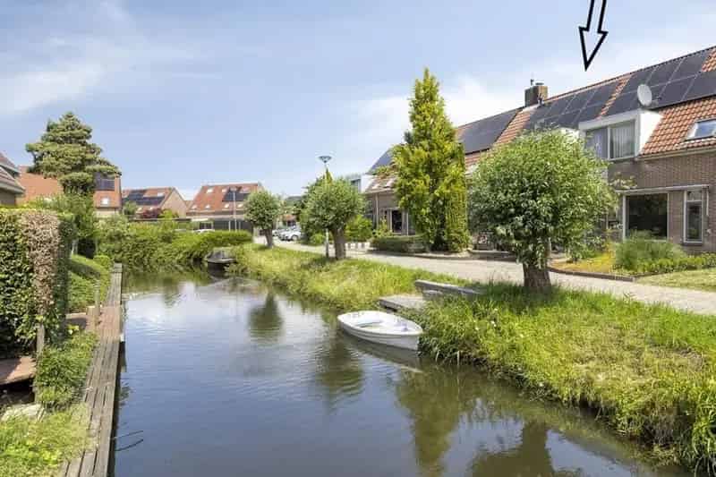 Tussenwoning Hoogkarspel 4 slaapkamers HR++ beglazing 12 zonnepanelen
