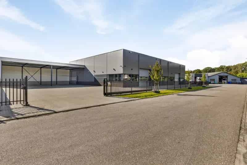 Bedrijfshallen te Huur Denekamp 892m2