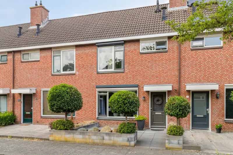 Huis te koop Oosterhout: Ruime tussenwoning 4 slaapkamers
