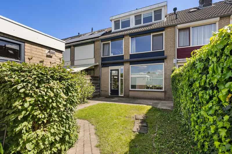 5 Slaapkamers Westervoort Ruime Tussenwoning Nabij Centrum