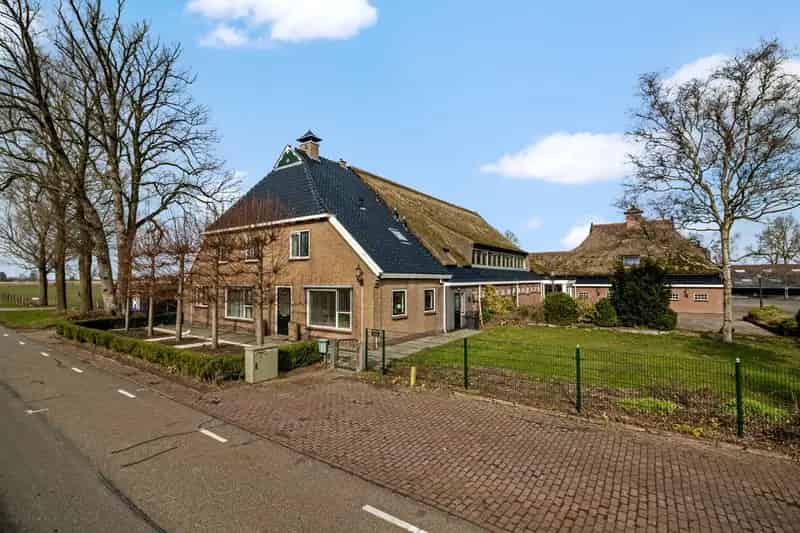 Bedrijfshal te huur Ryptsjerk 1200m2 Horeca Zorg Wonen