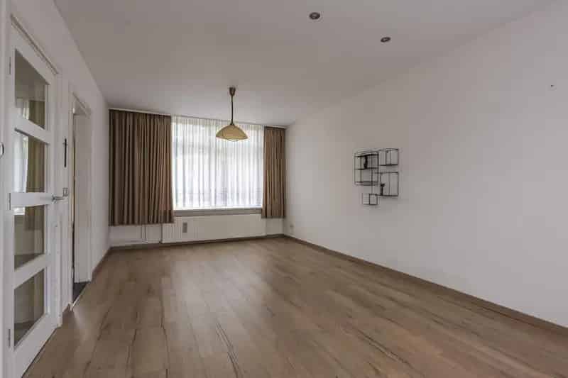 Half Vrijstaande woning te Terwinselen nabij winkels en school