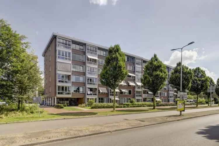 Portiekwoning Te Koop in Zwijndrecht, Zuid-Holland