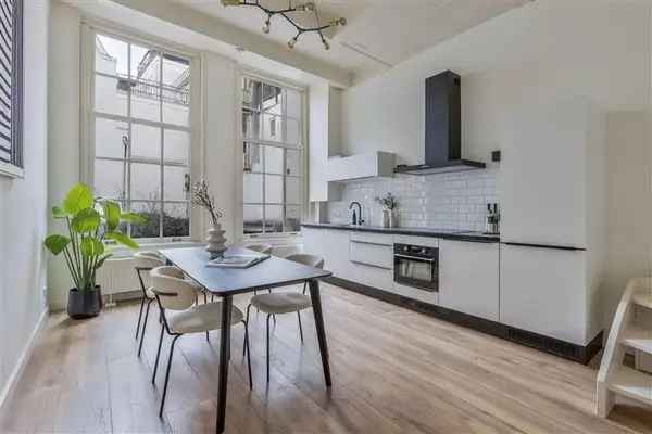 Appartement Utrechtsestraat Amsterdam 67m2 gerenoveerd