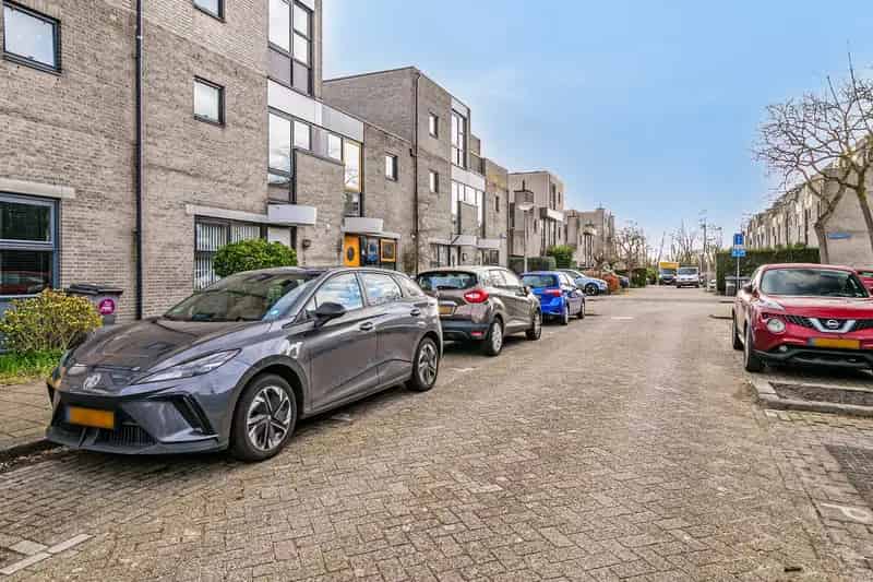 Royale Vijf Kamer Woning Delft Veel Mogelijkheden