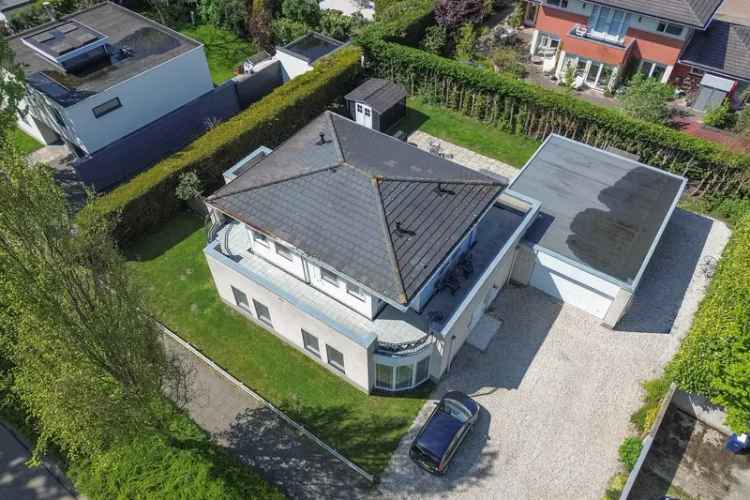 Huis te koop Almere: Vrijstaande woning met B&B 6 slaapkamers
