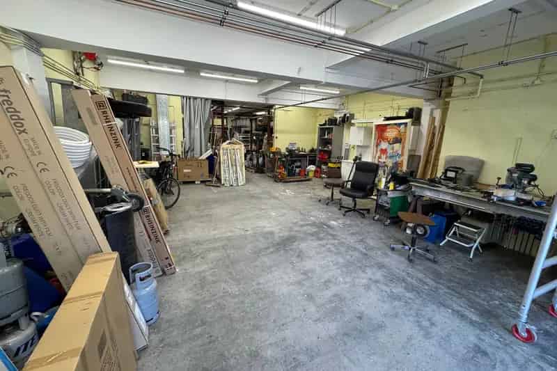 Bedrijfshal Wassenaar | Zoek bedrijfshallen te huur: Adriaan Pauwstraat 17 2242 LS Wassenaar 