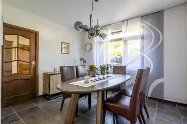 Ruime 2-onder-1-kapwoning met garage en souterrain te Haanrade