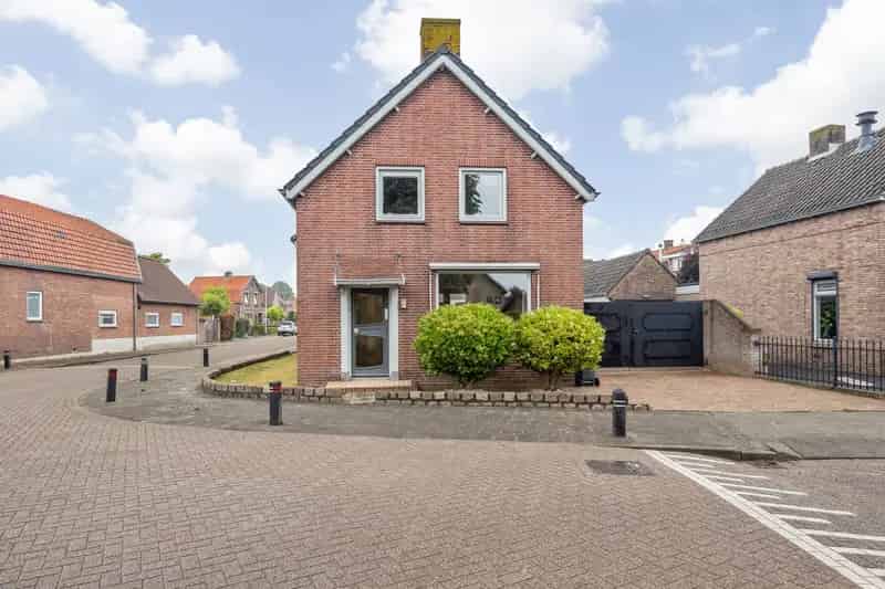 Huis te koop Zundert 3 slaapkamers grote schuur