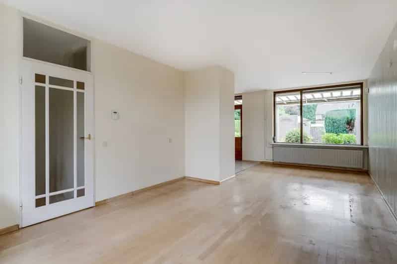 Huis te koop Zevenaar: Ruime hoekwoning met garage