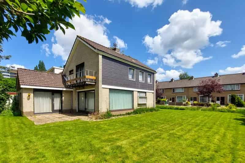 Huis te Koop Amstelveen: Ruime Villa met Mogelijkheden