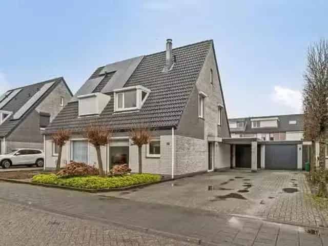 Te Koop: Ruime Tussenwoning 6 Slaapkamers Tilburg