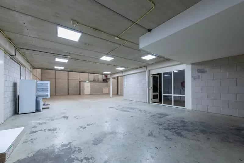 Bedrijfshal te Huur Zeist 320m² Kantoorruimte Parkeerplaatsen