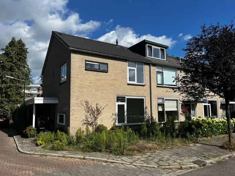 Ruime 5 Slaapkamer Eengezinswoning Augustinushof Hilversum