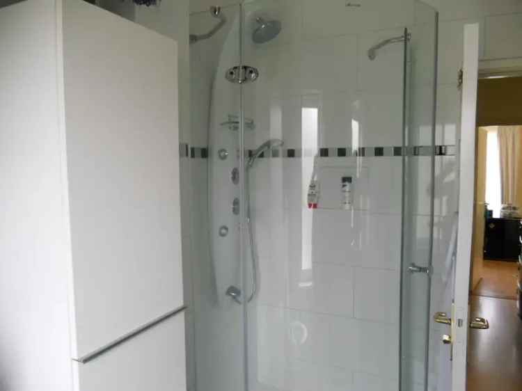 Ruime kamer 28m2 te huur Leiden vanaf 1-2-2025