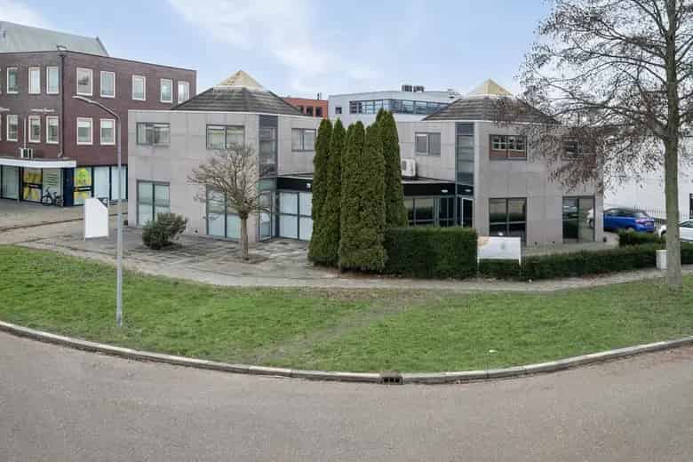 371 m2 Kantoorruimte te Koop Almere - Beleggingspand