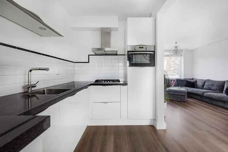 Huis te koop IJweg Zwanenburg - Instapklare Tussenwoning
