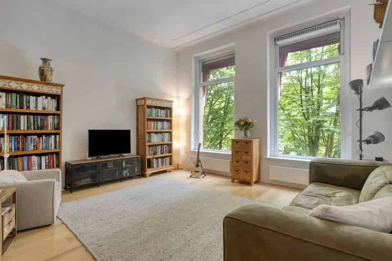 Appartement Haarlem Centrum: Luxe 2 Slaapkamers, Balkon & Binnetuin