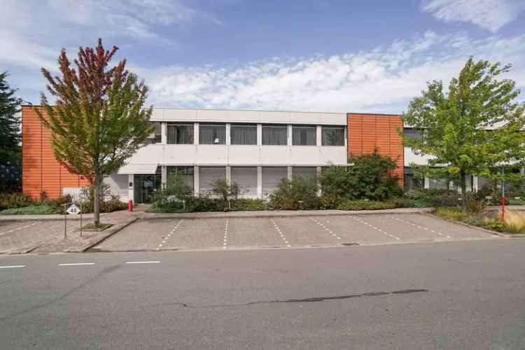560 m2 Kantoorruimte te Huur Zoeterwoude Nabij N11