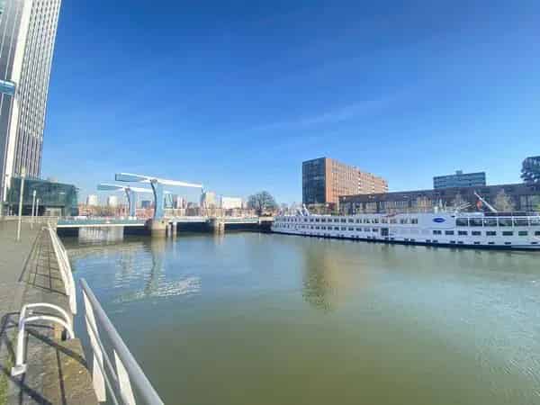 Rotterdam Kop van Zuid Ruime Gemeubileerde Woning 2 Woningdelers