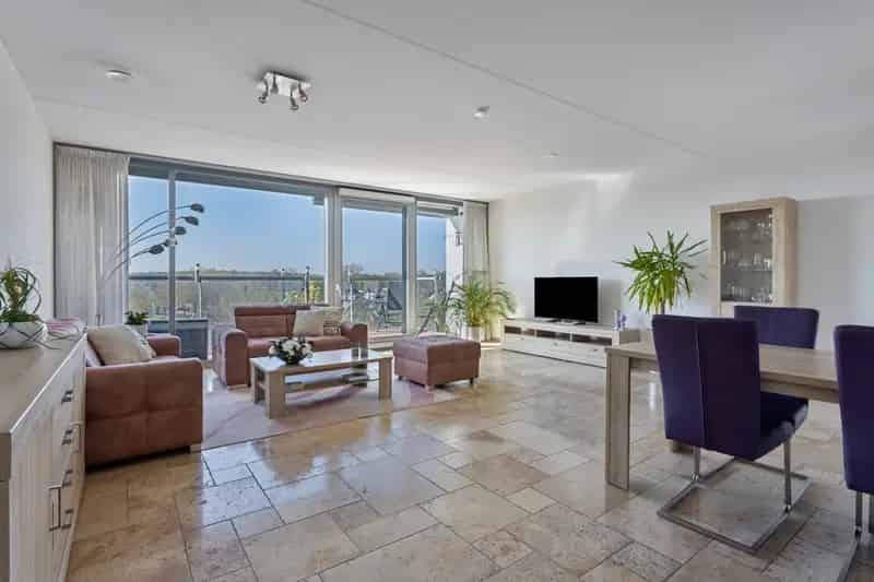 Appartement te koop Drunen: Luxe 2-kamer appartement met balkon en parkeerplaats