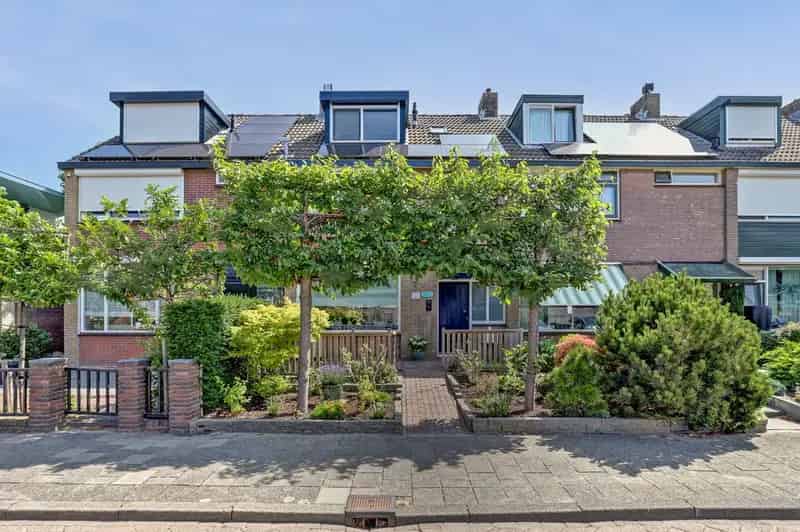 Huis te koop De Lier 5 slaapkamers moderne keuken zonnige tuin