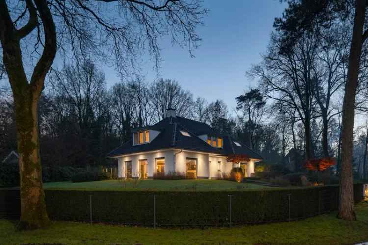 Luxe Villa Beekbergen 4 slaapkamers Sauna Gym 2 Garages
