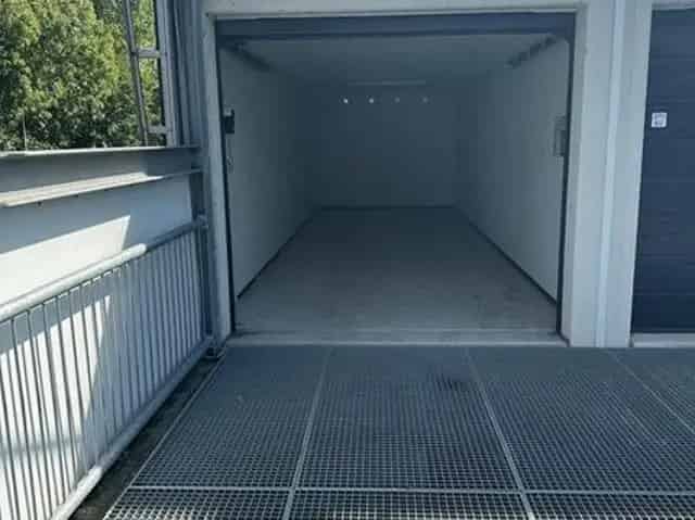 Garagebox Delft 24m2 A13  Elektrische Deur Opslag Werkplaats