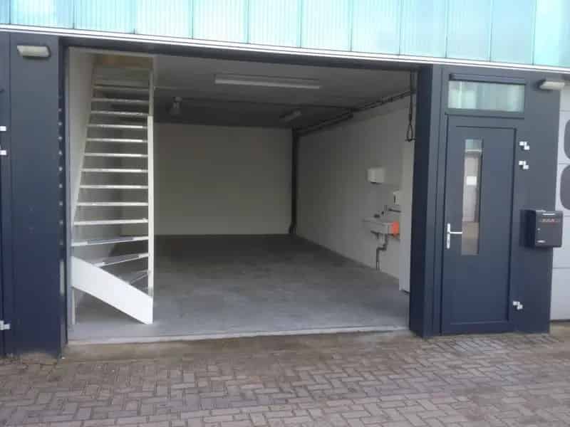 Bedrijfsunit Mijdrecht 100m2 Kantoorruimte Overheaddeur