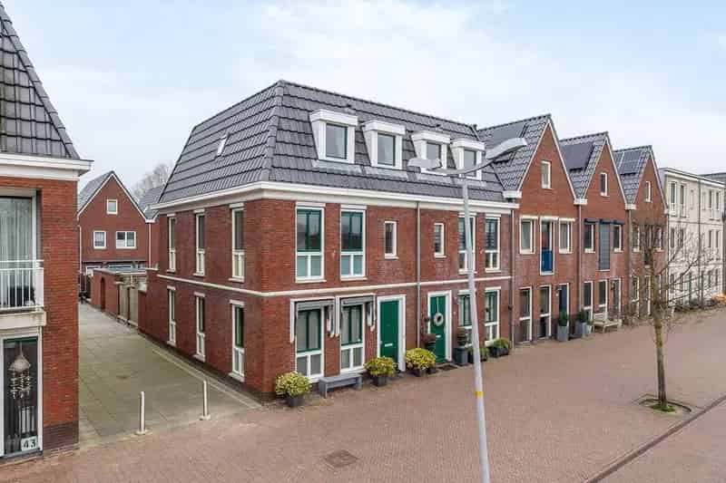 5 Slaapkamers 2 Badkamers Eindwoning Waddinxveen 2012