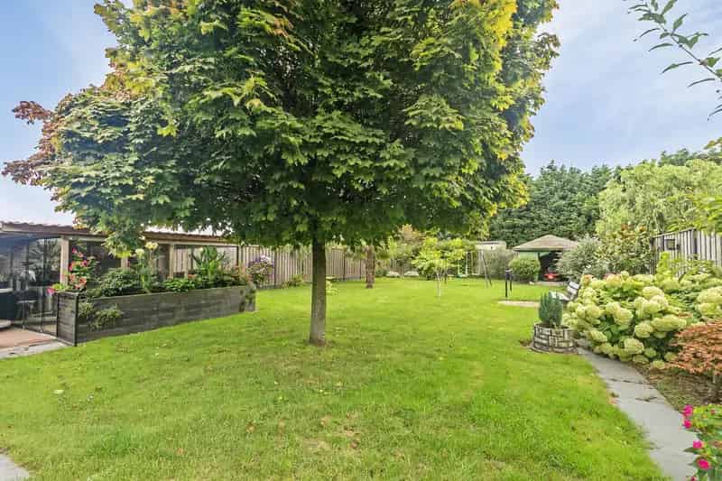 Ruime Vrijstaande Woning Terneuzen Grote Tuin Meerdere Bijgebouwen