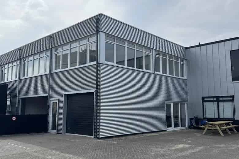 22 m2 Bedrijfsruimte te Huur Zwolle